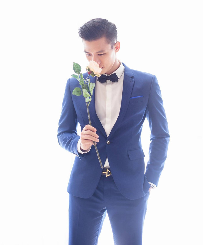 Quế Ngọc Hải từng tiết lộ anh "cảm nắng" Thùy Phương ngay từ lần gặp đầu tiên khi đi xem cuộc thi hoa khôi tại Đại học Vinh. Sau hơn 2 năm chinh phục, bên nhau, họ mới quyết định chia sẻ về mối tình này. Trước đó, nam cầu thủ cho biết tiêu chí chọn bạn gái của anh là ngoan hiền.