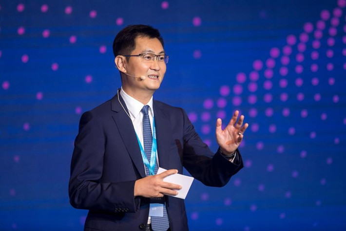 Nhà sáng lập đế chế công nghệ khổng lồ Tencent - Ma Huateng có một năm "ăn nên làm" ra khi tài sản tăng thêm 21,8 tỷ USD lên 44,3 tỷ USD.Tencent là công ty đứng sau ứng dụng nhắn tin phổ biến nhất tại Trung Quốc - WeChat với hơn 960 triệu người dùng. Cổ phiếu Tencent, dù giảm 35% kể từ khi niêm yết cổ phiếu lần đầu (IPO) hồi tháng 3, vẫn tăng gần 100% kể từ đầu năm.