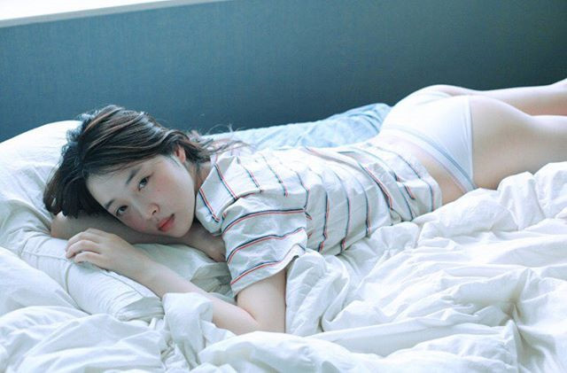 Sulli là một trong những mỹ nhân được săn đón nhiều nhất tại Hàn Quốc. Không chỉ vì đời tư và sự nghiệp, thân hình bốc lửa của cô cũng khiến nhiều cô gái phải ghen tị.