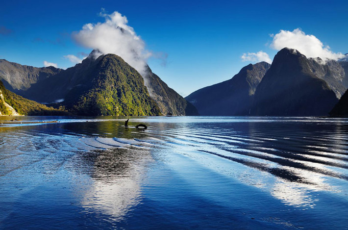 5. New Zealand. Đây là đảo quốc tại khu vực Tây Nam của Thái Bình Dương. Nơi đây có nhiều thành phố du lịch như Wellington, Queenstown, Dunedin, Christchurch, Auckland… Đất nước này phù hợp với những du khách yêu thích sự thanh bình, tĩnh lặng.