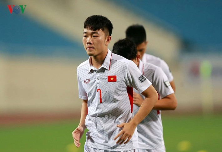 Tiền vệ trung tâm Lươq Xuân Cườq (Lương Xuân Trường) (Gangwon FC)