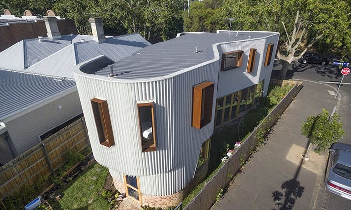 Với ngân sách dự kiến khoảng 750.000 USD, ngôi nhà với tổng diện tích 182m2 bao gồm ngôi nhà có 4 phòng ngủ.