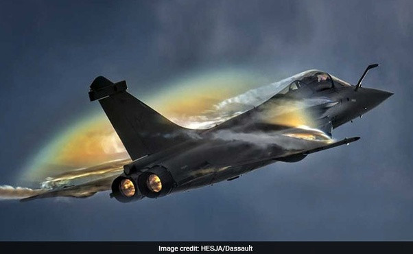 Mặc dù có giá mua rẻ hơn, chí phí vận hành của Su-30MKI cũng vẫn cao hơn gấp rưỡi so với tiêm kích Rafale của Pháp. Cụ thể, Su-30MKI tốn 45.000 USD cho mỗi giờ hoạt động, trong khi đó Rafale chỉ cần 30.000 USD. Nguồn ảnh: Pinterest.