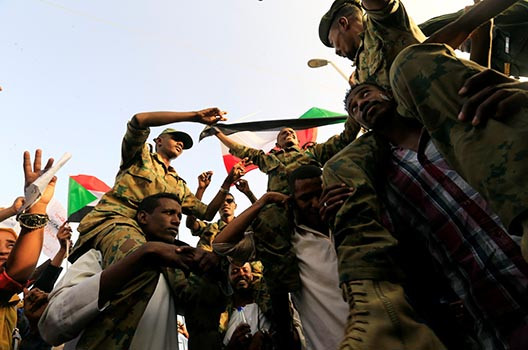 Ngoài ra, lính đánh thuê Nga ở Sudan còn làm nhiệm vụ bảo vệ các mỏ khai thác vàng, Uranium và kim cương ở quốc gia châu Phi giàu tài nguyên này. Nguồn ảnh: BI.