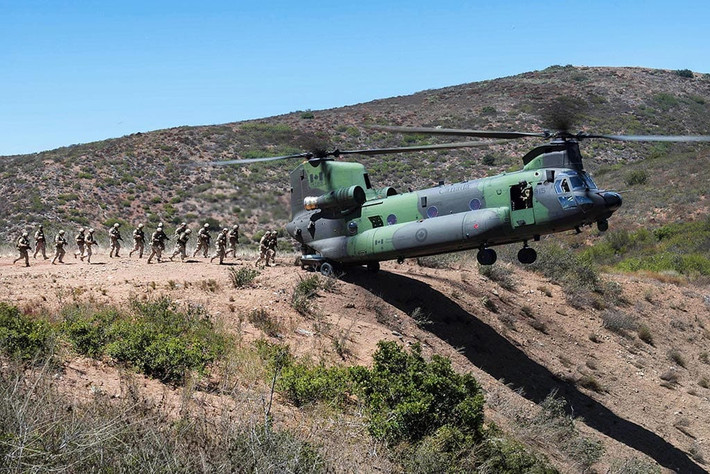 Nếu thông tin về việc chiếc CH-47 Chinook của Mỹ bị rơi ở Afghanistan là chính xác cùng với con số thương vong là hai người, số lính Mỹ thiệt mạng ở quốc gia này trong năm 2019 tính đến nay đã là 19 quân nhân. Nguồn ảnh: Pinterest.