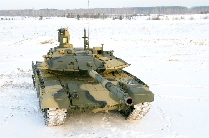 Nhu cầu mua thêm T-90MS cũng có thể là do thiếu sự tiến bộ trong việc phát triển chương trình MBT nội địa Arjun, mục đích nhằm chuẩn bị sẵn sàng trong trường hợp xảy ra chiến tranh với Pakistan.