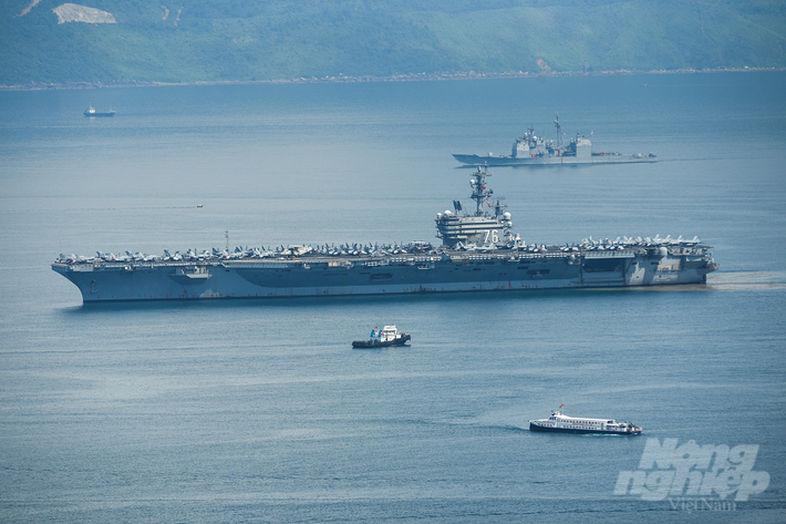 Ngoài các nhiệm vụ tuần tra trên các vùng biển ở châu Á - Thái Bình Dương, USS Ronald Reagan cũng có một căn cứ chính tại cảng Yokosuka, tỉnh Kanagawa (Nhật Bản).