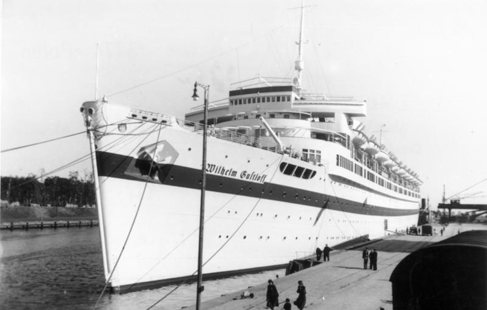 Vào ngày 30/01/1945, con tàu Wilhelm Gustloff, một con tàu du lịch của Đức, trở thành nạn nhân của một vụ tấn công hàng hải kinh hoàng.
