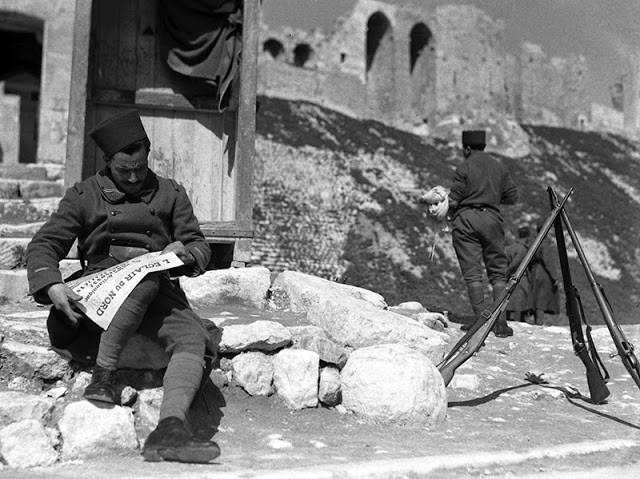 Binh sỹ nước ngoài đồn trú trong thành lũy ở Aleppo.