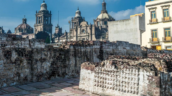 Việc hàng thế kỷ hút nước sinh hoạt từ tầng chứa nước dưới thành phố đông dân nhất Bắc Mỹ đã khiến nền móng của thành phố Mexico bị nén ở mức báo động.