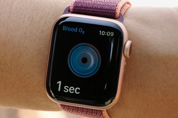 Cảm biến đo lượng đường trong máu trên Apple Watch được cho là bước đi không khó đoán tiếp theo của Apple. Công ty chuyên kinh doanh sản phẩm công nghệ trong lĩnh vực chăm sóc sức khỏe Rockley Photonics khẳng định đang hợp tác với Apple.