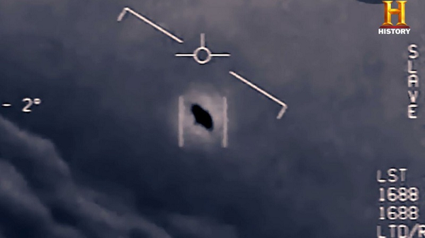 Việc các phi công của Hải quân Mỹ thường nhìn thấy các vật thể bay không xác định (UFO), có động cơ và tốc độ hơn hẳn so với máy bay, đã trở thành chuyện không mấy xa lạ với công chúng.