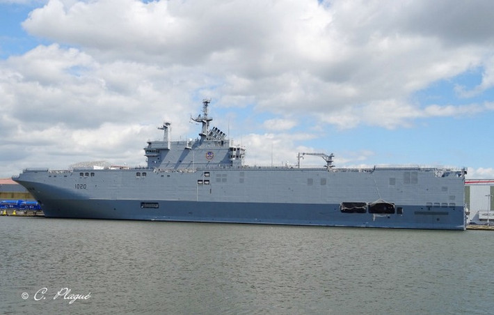 Tới năm 2014, khi bộ đôi tàu đổ bộ trực thăng Sevastopol và Vladivostok của Nga chính thức được hạ thủy chúng ngay lập tức dành được sự quan tâm "đặc biệt" của báo giới châu Âu và được mô tả như thương vụ mua bán vũ khí lớn nhất giữa Nga và phương Tây kể từ sau Chiến tranh Thế giới thứ 2. Nguồn ảnh: Ship.