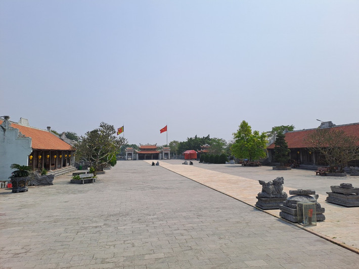 Hàng năm tại Khu tưởng niệm diễn ra rất nhiều hoạt động nhằm phát huy giá trị di tích, trong đó tiêu biểu có 02 Lễ hội chính đó là Lễ hội kỷ niệm ngày mất của Thái tổ Mạc Đăng Dung, diễn ra từ ngày 20 đến 22/8 âm lịch và Lễ hội Khai bút đầu xuân từ ngày mùng 6 – 8 Tết. Trong những ngày diễn ra lễ hội có rất nhiều hoạt động, tiêu biểu là màn biểu diễn võ thuật, múa đao, gắn liền với thân thế và sự nghiệp của Thái tổ Mạc Đăng Dung.