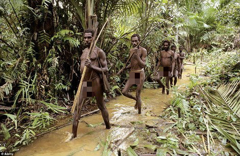Mãi đến năm 1970, bộ tộc Korowai mới được một nhà thám hiểm người Hà Lan phát hiện ra. Ảnh: DKN.