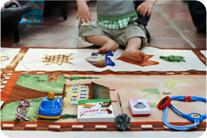 Tục lệ dành cho các bé này có nguồn gốc từ rất lâu đời ở Armenia khi mà những đứa trẻ mới ra đời sẽ được chọn để trở thành một chiến binh cầm rìu hay một kỵ binh, cung thủ trong tương lai. Ảnh: Emily.