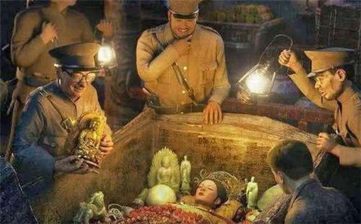 Cụ thể, ngoài hài cốt, trong nhiều ngôi mộ chôn cất ngọc ngà, châu báu, một số loại thực phẩm như rau, thịt, hoa quả...