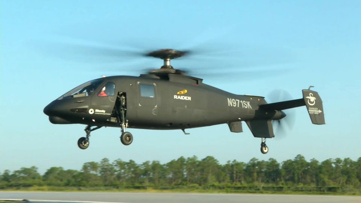 Được cất cánh lần đầu từ ngày 22/5/2015, Sikorsky S-97 Raider hay còn được gọi tắt là S-97 là loại trực thăng đồng trục đầu tiên được Mỹ nghiên cứu một cách "nghiêm túc" để trở thành trực thăng trinh sát tấn công tốc độ cao trong tương lai. Nguồn ảnh: Tube.