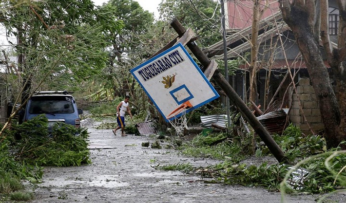 Khung cảnh hoang tàn tại thành phố Tuguegarao, Philippines hôm 15/9. Ảnh: AP.