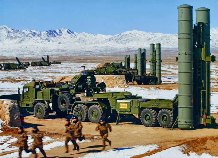 S-300 là một loạt các hệ thống tên lửa đất đối không tầm xa Nga do Tổng công ty khoa học công nghiệp Almaz sản xuất dựa trên phiên bản S-300P đầu tiên. Hệ thống S-300 ban đầu được phát triển để tăng cường khả năng chống lại máy bay và tên lửa hành trình đối phương cho Lực lượng Phòng không Xô viết. Các biến thể sau đó được phát triển để đánh chặn cả tên lửa đạn đạo chiến thuật. Có 3 biến thể trong họ S-300 là S-300V, S-300P và S-300F.