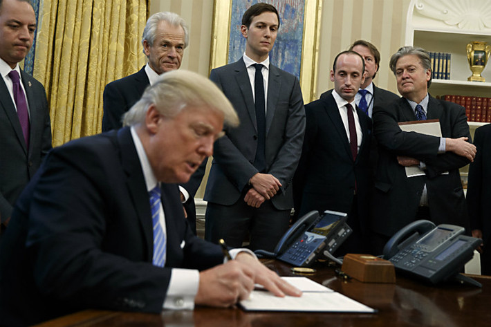 Ông Steve Bannon là một trong những công thần bên cạnh Tổng thống Donald Trump trong suốt thời gian ông Trump tham gia chiến dịch tranh cử Tổng thống Mỹ vào năm 2016, và được xem là một trong những nhân tố giúp ông Trump thắng cử và trở thành Tổng thống thứ 45 của nước Mỹ. Ảnh: csmonitor.com.
