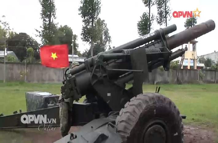 Ở thời điểm hiện tại, M114 là mẫu pháo kéo có cỡ nòng lớn nhất của binh chủng pháo binh lên đến 155mm. Tuy nhiên xét về tầm bắn thì M114 thua xa M46 130m mẫu lựu pháo chủ lực của pháo binh Việt Nam, với tầm bắn lần lượt là 14.6km so với 27.5km Nguồn ảnh: QPVN.