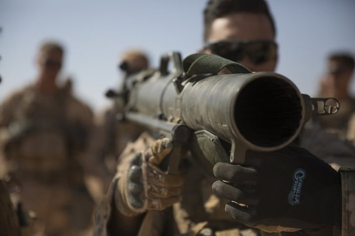 Các binh sĩ Mỹ học cách sử dụng súng vác vai không giật Carl Gustaf cỡ nòng 84mm.