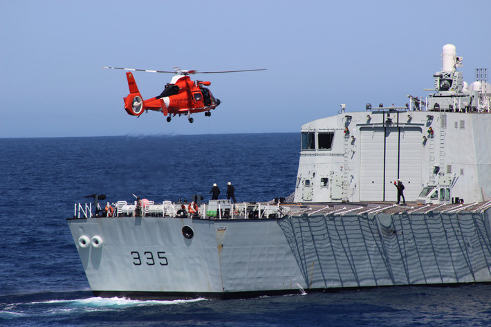 Tàu HMCS Calgary từng tham gia cuộc tập trận hải quân lớn nhất thế giới Vành đai Thái Bình Dương (RIMPAC) do Mỹ tổ chức 2 năm/lần tại Hawaii. Đầu tháng 9, HMCS Calgary cũng tham gia cuộc tập trận hải quân Kakadu 2018 do Australia tổ chức. Nguồn ảnh: forces.gc.ca