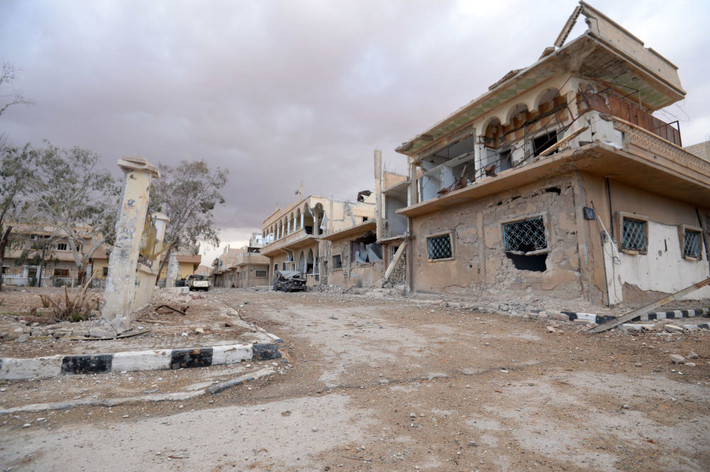 Dấu tích để lại sau thời gian hứng chịu nhiều đợt giao tranh ở Palmyra. Ảnh Sputnik