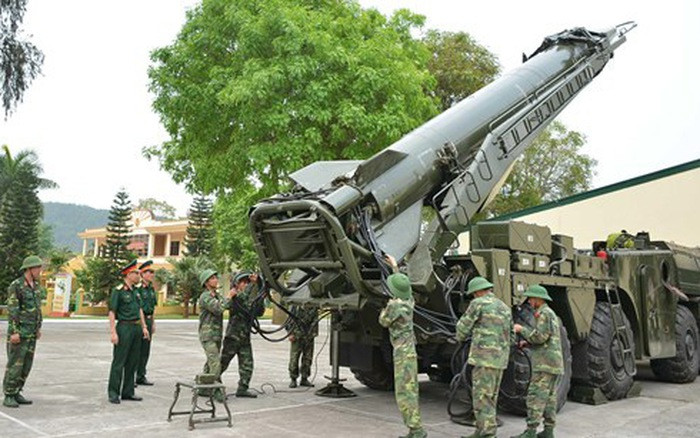 Tính tới thời điểm hiện tại, có tổng cộng 32 nước trên thế giới đang sử dụng loại tên lửa Scud-B, trong đó có cả Việt Nam. Ngoài ra, còn có 4 nước khác trên thế giới hiện vẫn đang nắm giữ công nghệ sản xuất loại tên lửa này được chuyển giao từ thời Liên Xô. Nguồn ảnh:QĐND.
