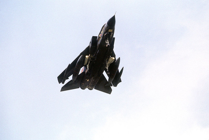 Tốc độ tối đa của Tornado vào khoảng Mach 2.2, tương đương với 2400 km/h ở độ cao 9000 mét so với mực nước biển. Đây là tốc độ cao hơn nhiều so với cả các loại máy bay ra đời ngày nay. Nguồn ảnh: Flickr.