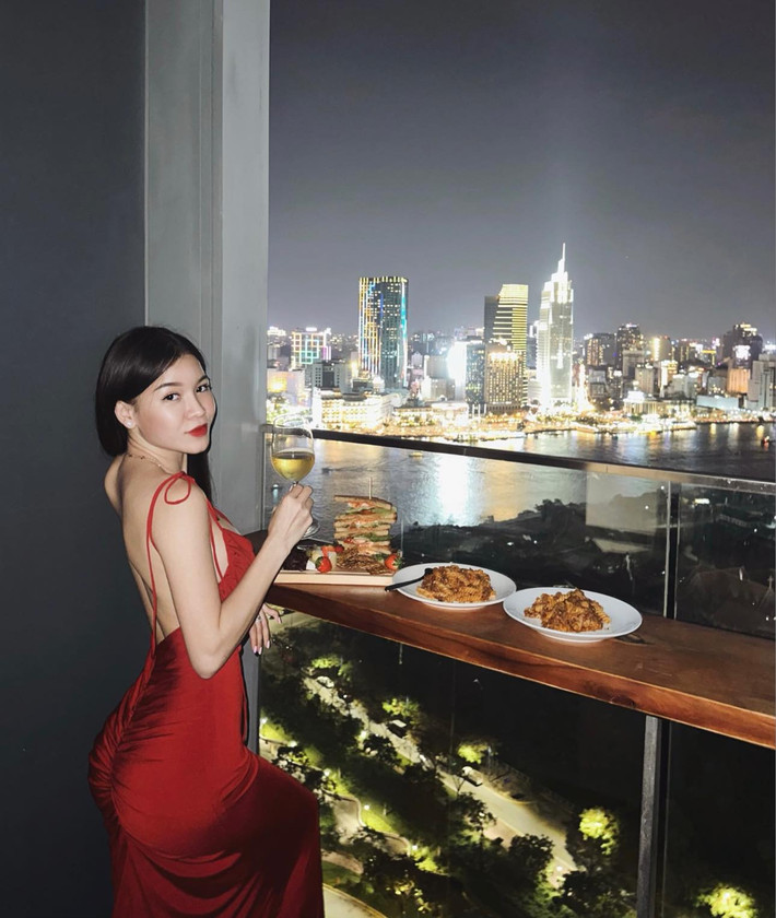 Trước đây, Yến Xuân từng có ngoại hình với nhiều nhược điểm như: tạng người nhiều mỡ, mông lép, béo bụng, dáng thô.