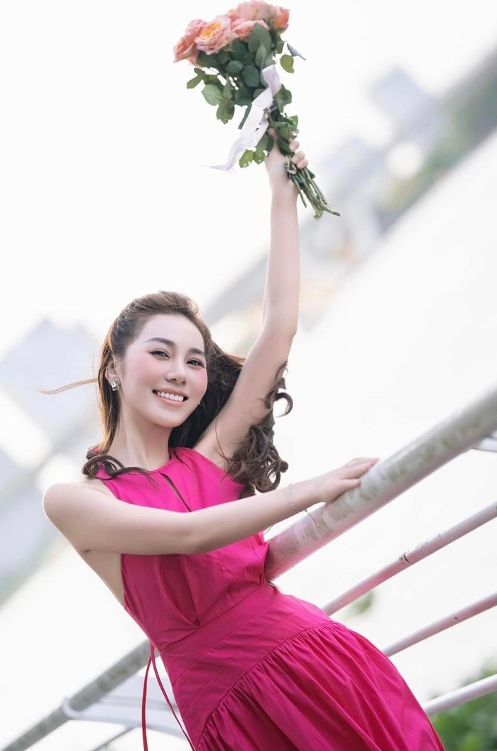 Hiện tại, cô đang sinh sống và làm việc tại TP. HCM.