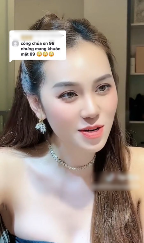 Dù nhan sắc được đánh giá là khá ấn tượng, song nữ TikToker vẫn nhận về nhiều bình luận "chê" nhan sắc: "Công chúa gì sinh năm 1998 mà khuôn mặt như sinh năm 1989 vậy".