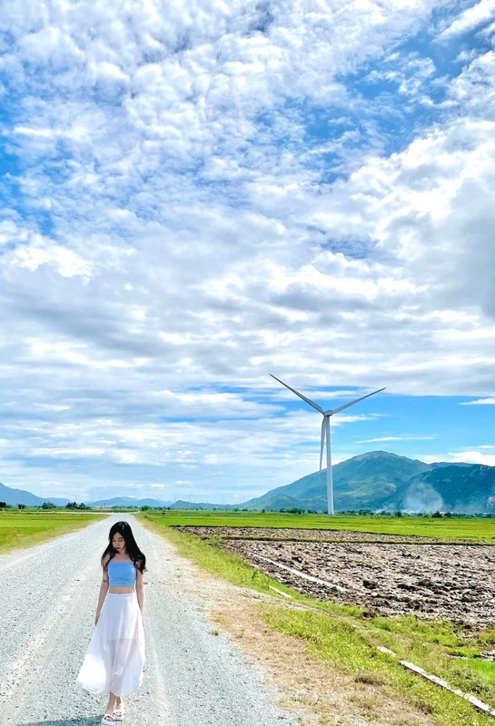 Ở Ninh Thuận có biển, có núi, có sông, có nền văn hóa dân tộc độc đáo, có đặc sản ngon,... đây sẽ là trải nghiệm thú vị mà bạn không thể quên được vào dịp nghỉ lễ. Ảnh: Thu Hương