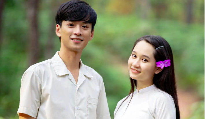 Được biết đến với vai Hà Lan trong Mắt biếc, hot girl Trúc Anh nhanh chóng chiếm trọn tình cảm của khán giả nhờ vẻ đẹp trong veo, đôi mắt to tròn to biết nói.