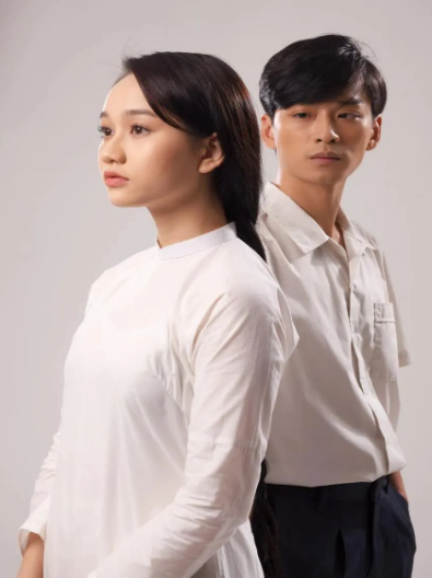 Vụt sáng với vai diễn Hà Lan, hot girl "Mắt biếc" vụt sáng thành ngôi sao trẻ ăn khách.