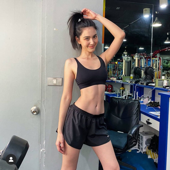 Cô nàng từng vang danh khắp châu Á với vai diễn ma nữ xinh đẹp trong "Tình người duyên ma".