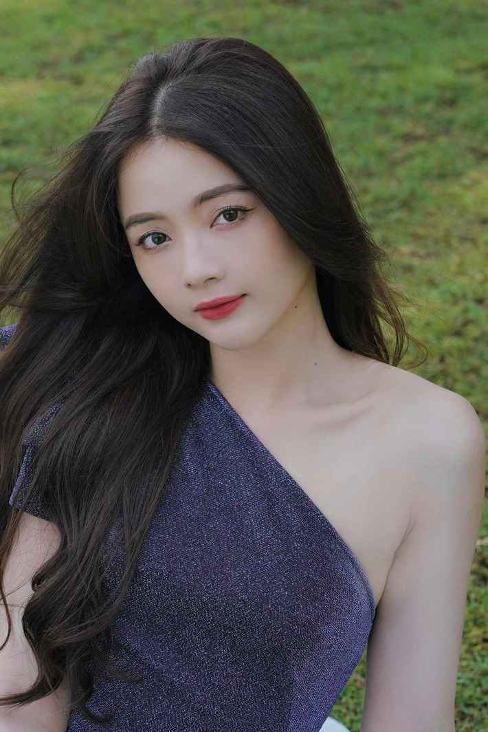 Ngoài trang phục đáng yêu cô nàng cũng diện cho mình những bộ cánh quyến rũ.
