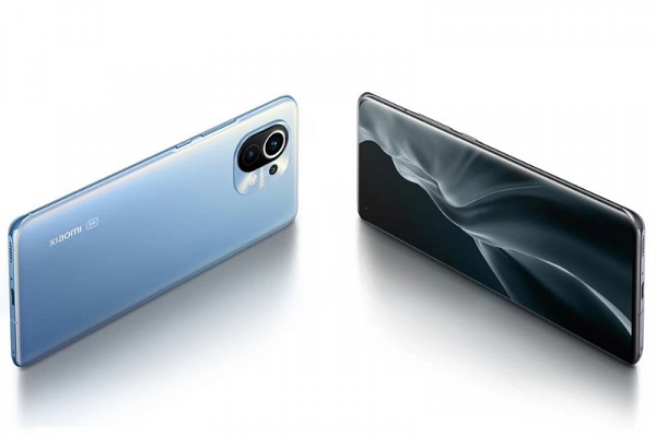 Máy sử dụng chip Snapdragon 888 mạnh mẽ nhất, viên pin 4600mAh, camera chính 108MP + 13MP + 5MP và camera selfie 20MP.