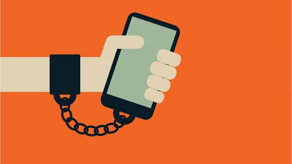 Tìm những việc làm hữu ích để thực hiện khi không dùng đến smartphone. Tận dụng thời gian ấy để ngủ thêm một lúc, làm những việc mình thích, học bài, trò chuyện với người thân...