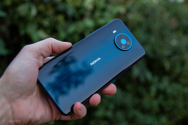Nokia 8.3 5G sở hữu bộ vi xử lý Snapdragon 765G. Pin 4.500mAh hỗ trợ sạc nhanh 18W. Cụm 4 camera phía sau bao gồm camera chính 64 MP, camera góc siêu rộng 12 MP với hiệu suất ánh sáng yếu ấn tượng nhờ điểm ảnh kích thước lớn (Super Pixel) 2.8 um.