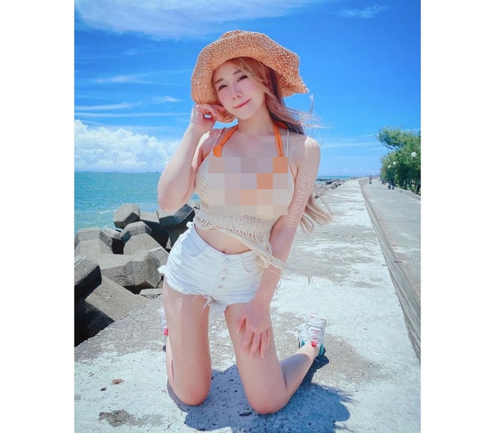 Được biết, đây không phải là lần đầu Janie Lin mặc gợi cảm, cô thường xuyên diện những bộ trang phục táo bạo tới chốn công cộng.