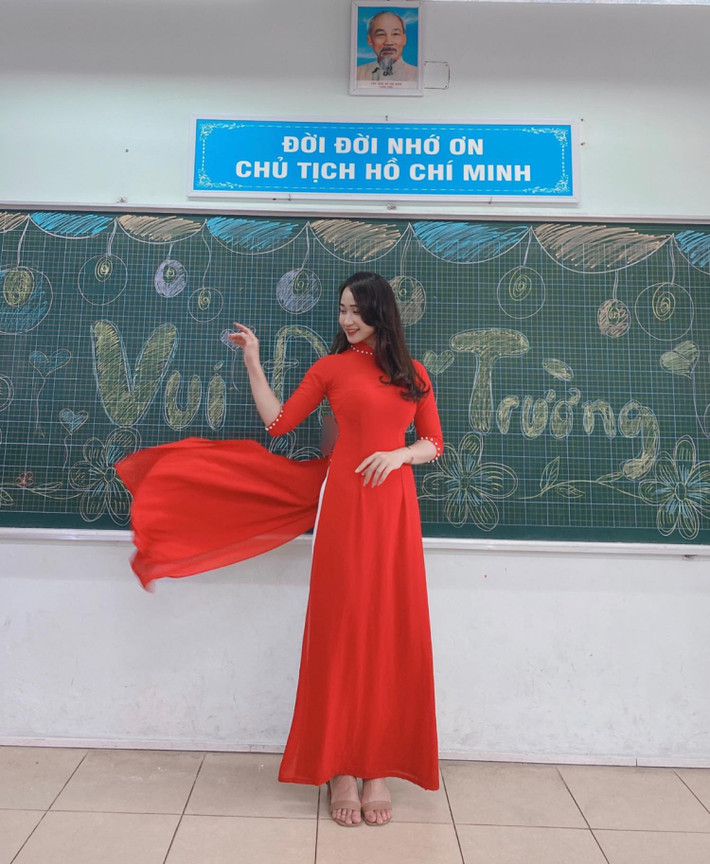 Bên cạnh công việc giảng dạy, cô còn gây ấn tượng với niềm đam mê thể hình, chăm chỉ tập gym để có dáng người hoàn hảo.