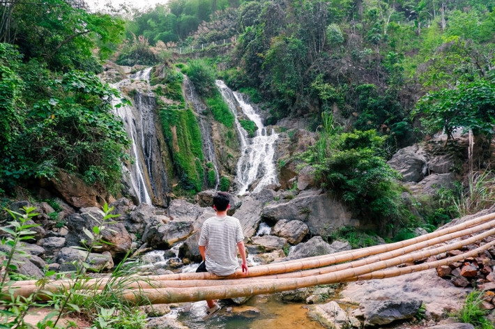 Nơi đây sở hữu một vẻ đẹp thơ mộng, hoang sơ của mây trời sương núi. Ảnh: Nguyễn Minh Đức