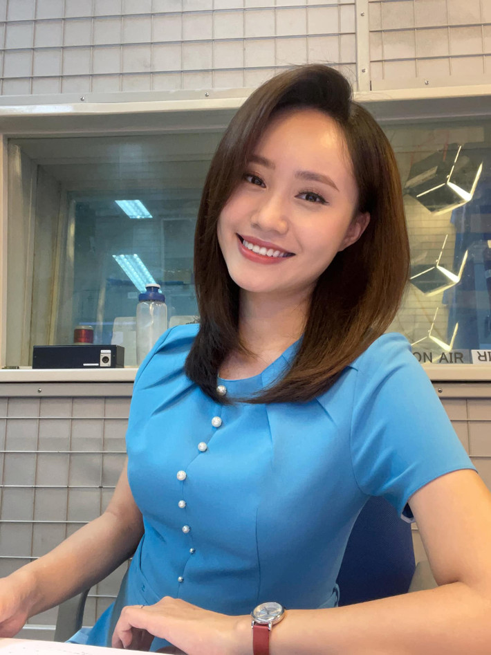 Sau 1 năm tìm hiểu, BTV Xuân Anh đã về sống chung một nhà với chồng. Hiện tại, cô đang mang thai con đầu lòng.
