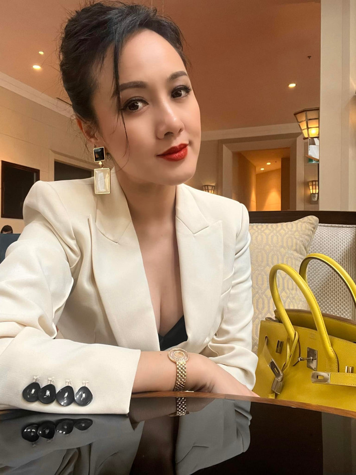 Để có được sắc vóc bền bỉ với thời gian, cô từng khẳng định việc rèn luyện để giữ dáng là vô cùng quan trọng.