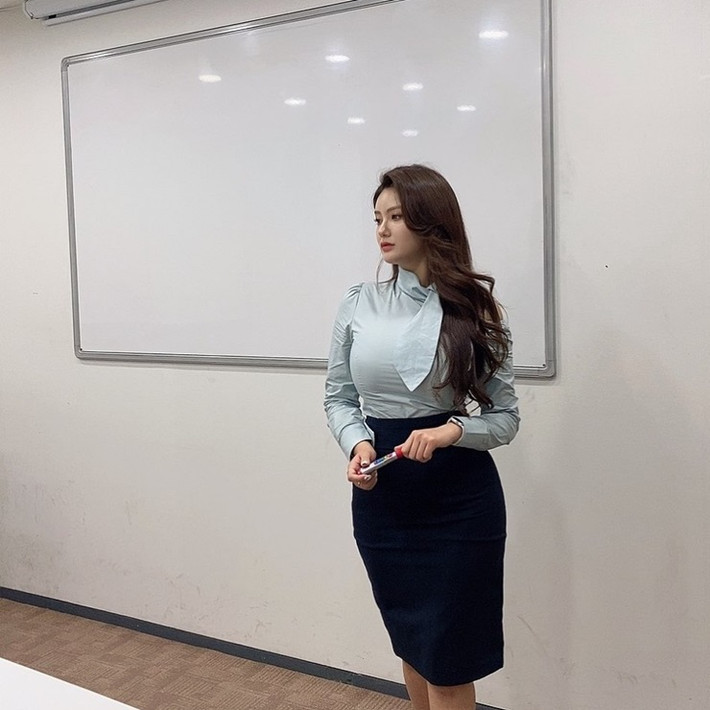 Cùng với đó, Sarah Kim còn tập thêm gym, boxing. Ngoài ra, khi rảnh rỗi cô cũng dành thời gian để đi leo núi. Ảnh: Tổng hợp
