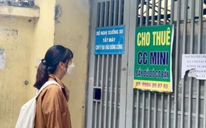 Thời điểm này nhiều tân sinh viên đang loay hoay, khó khăn trong việc tìm nhà trọ. Ngoài kí túc xá các trường đại học, không ít sinh viên chọn thuê trọ ở ngoài vì ưu điểm thoải mái giờ giấc, ăn uống thoải mái và có không gian yên tĩnh cho riêng mình.