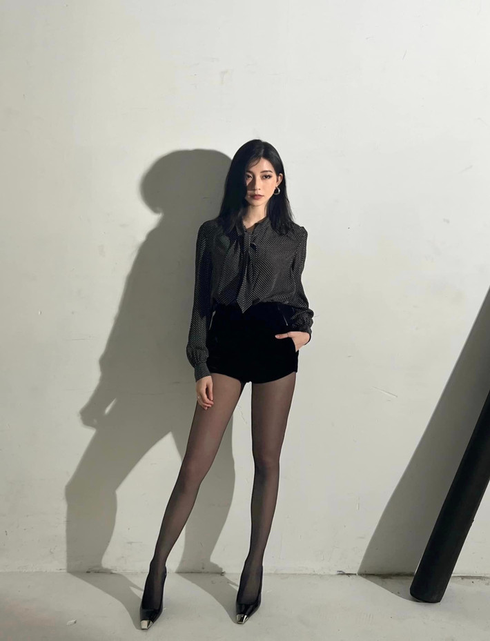 Ngoài Linh Chi, hot girl Nguyễn Ngọc Phương Vy (biệt danh: Bâu) cũng là cái tên nổi tiếng khắp MXH.